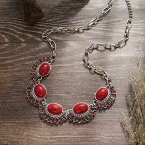 Vintage retro style red stone silver metal statement necklace exquisite detail view