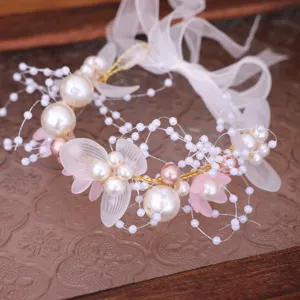 Serre-tete de mariage floral en perles fait main pour soiree et seance photo details.