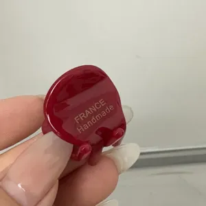 Mini pince à cheveux en acétate rouge mignon accessoire de coiffure exquis pour femmes