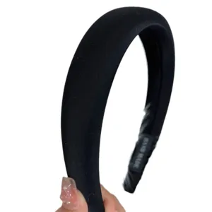 Cerchietto per capelli spesso in tinta unita da donna, cerchietto nero minimalista texture seta.
