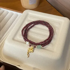 Neuer chinesischer Granat Mehrschicht Armband mit Pferde Anhänger Perle Retro Schmuck Stil