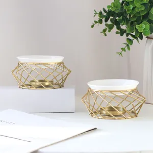 Kreativer goldener Eisen-Aromatherapie-Brenner, weiße Keramik Duftlampe Kerzenhalter Dekoration.
