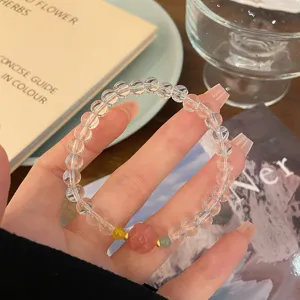 Bracelet en perles de cristal avec charm fleur sculptée rose, bijoux style bonbon pour femmes.