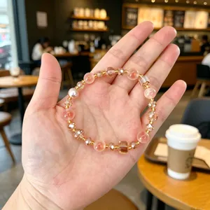 Joli bracelet de perles en agate rose au style doux, détails de cristal et de perles pour femmes.