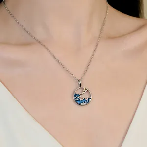 Minimalist mountain sea pendant necklace, elegant clavicle chain for daily wear and fashion.