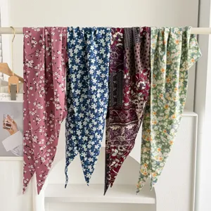 Sciarpa triangolare floreale stile Mori da donna foulard sottile vista prodotto principale
