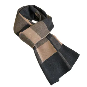 Écharpe tricotée en laine chaude d'hiver pour homme, motif à carreaux classique, douce et cosy.