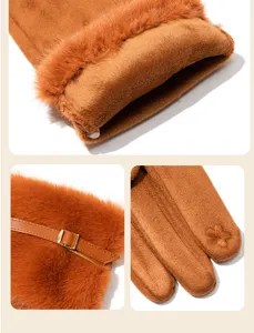 Vista detallada de guantes de invierno para mujer, puño de piel sintética suave, bordado táctil.