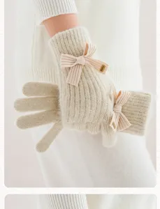 Gants pelucheux en tricot beige avec detail de noeud d'hiver chaud cinq doigts pour femmes