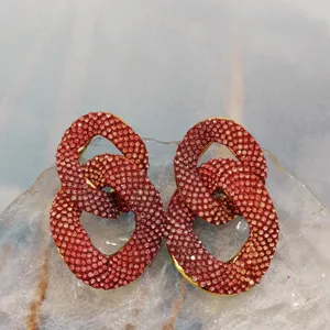 Luxuriöse funkelnde Strass-Ohrringe mit Farbverlauf in Rosa für elegante Abendkleider und Partys.