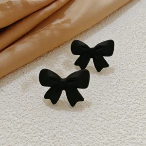 Elegante schwarze Schleifen-Ohrstecker im matten Design, schicker koreanischer Ohrschmuck.