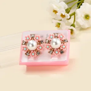 Korean fashion diamond pearl flower stud earrings detail, elegant light luxury women jewelry.
