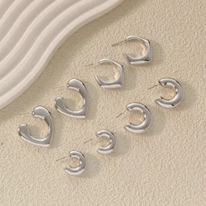 Boucles d'Oreilles Créoles Géométriques en Forme de C en Alliage Vintage pour Femmes Boucles d'Oreilles Clous Abstraites Cœur Ligne Fluide Bijoux Mode