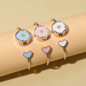 Mode Roestvrij Staal Madeliefje Hart Open Armring Armband Romantische Bloemen Hanger Ketting Handsieraden Accessoire Voor Koppels