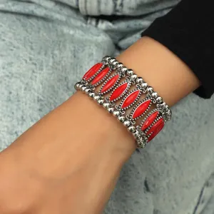 Bracelet Élastique Vintage en Alliage Incrusté de Résine Marquise Jonc Rigide Géométrique Floral Gravé pour Femmes Bijoux Ethniques