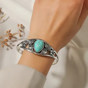 Bracelet manchette argenté vintage avec résine turquoise en forme de goutte style bijoux