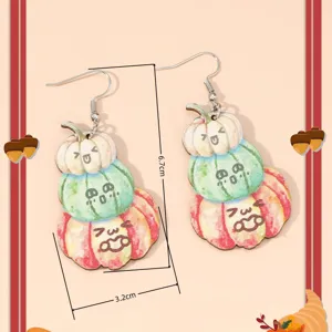 Boucles d'oreilles en bois citrouille d'automne mignonnes, design empilé amusant.