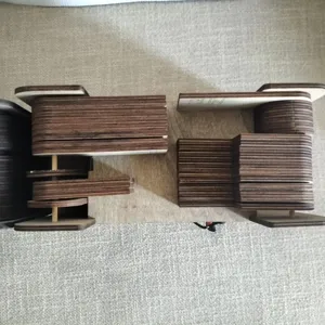 Calendrier de bureau vintage en bois, décoration de bureau rétro style mécanique bois.