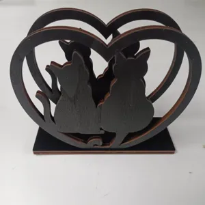 Portatovaglioli in legno con design a cuore e gatto per decorazione tavola casa.