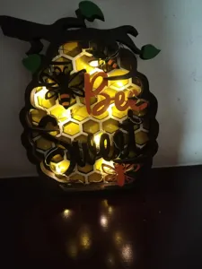 Holz geschnitzte Wabe Biene LED Nachtlicht Heimdekoration Hängeornament süßes Design.