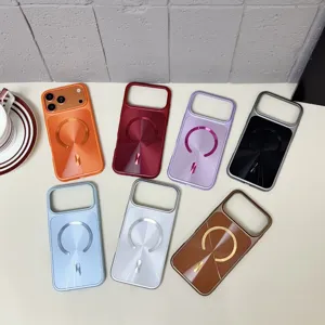 Detalle de funda protectora magnética de PC colorida con acabado mate y estilo moderno.
