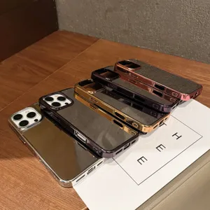 Vue détaillée de coque de téléphone miroir électrolytique, finition brillante et découpes.