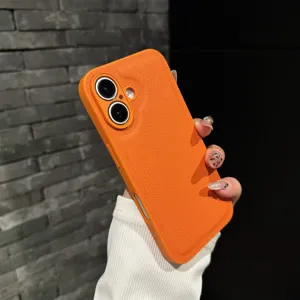 Funda protectora de cuero naranja para iPhone, carcasa trasera elegante y duradera.