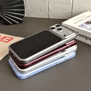 Custodia per telefono in pelle compatibile iPhone, cover protettiva antiurto due in uno dettaglio