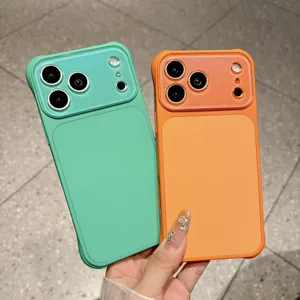Huidvriendelijk siliconen telefoonhoesje voor iPhone 16 Pro Max met grote cameralensbescherming.