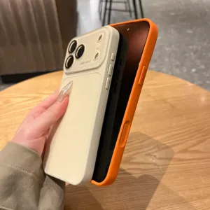 Minimalistische matte effen telefoonhoes compatibel met iPhone, stijlvolle bescherming en design.