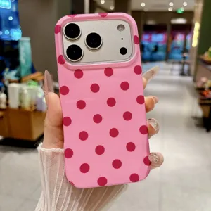 Roze stippen beschermhoes detailweergave, valbestendige telefoonhoes voor iPhone 17 Pro Max.