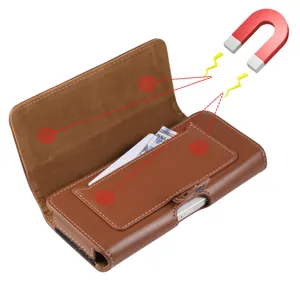 Dettaglio della custodia telefono orizzontale in pelle PU, borsello marrone con slot.