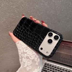 Effen krokodillenpatroon telefoonhoesje compatibel met iPhone, stijlvolle cover.