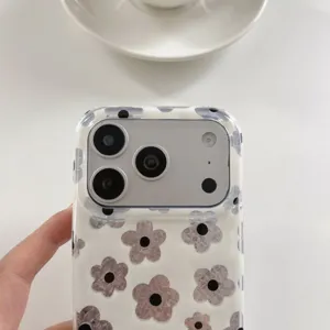 Coque de téléphone style coréen INS avec des fleurs roses et blanches compatible iPhone.