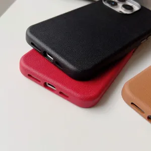 Gedetailleerd overzicht van de lederen textuur telefoonhoesje, matte zachte hoes.