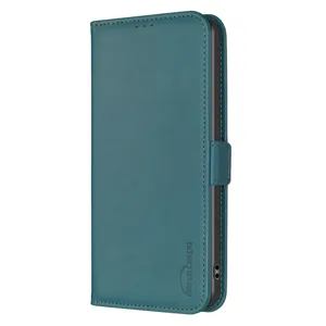 Teal PU lederen flip telefoonhoesje met magnetische sluiting en gegraveerd merklogo op de voorkant.