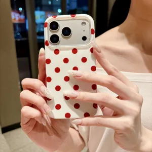 Witte telefoonhoes met rode stippen schattig beschermend hoesje compatibel met iPhone.