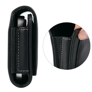 Vista dettaglio custodia telefono in pelle PU nera, lato flessibile e cuciture.