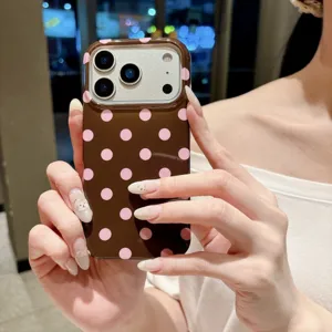 Bruine polkadot telefoonhoesje compatibel met iPhone, schattige stijlvolle beschermhoes.
