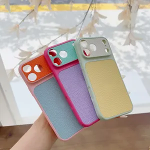 Détail de coque de téléphone texturée litchi colorblock dopamine montrant un style vibrant.