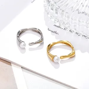 Ensemble de bagues perles ouvertes élégantes, design minimaliste or et argent pour style chic.
