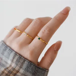 Anillo de Dedo de Acero de Titanio Minimalista con Diamantes de Imitación para Mujer Oro Oro Rosa Joyería Versátil Diaria Elegante Anillo de Banda Regalo