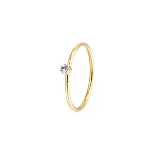 Anillo minimalista de acero titanio dorado con circonita única para mujeres moda diaria joyería