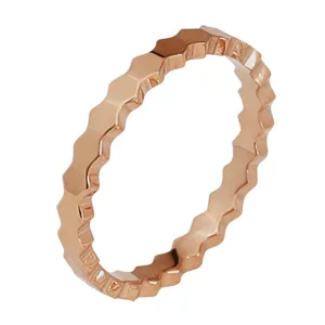 Bague empilable minimaliste hexagonale en acier inoxydable plaqué or rose 18k pour femme