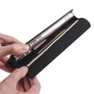 Schwarze PU Leder Universal Handy Brieftasche Hülle mit Kartenfächern und Bargeldfach.