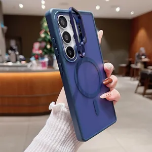 Vue détaillée de la coque de téléphone magnétique bleue avec support pour Samsung Galaxy S25 Ultra.