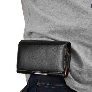 Detailansicht der schwarzen Leder Handy Gürteltasche, horizontale Tasche für Smartphone.