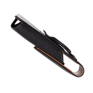 Étui de téléphone ceinture en cuir noir vue détaillée, design texture premium usage quotidien.