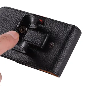 Étui de téléphone en cuir noir motif litchi avec clip ceinture et bouton-pression.