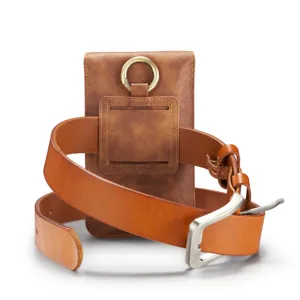Braune Leder Handytasche Detail, doppelte Gürteltasche mit Riemen und Metall D-Ring.
